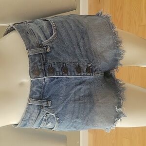 Abercrombie & Fitch  High-rise denim shorts in Curve Love